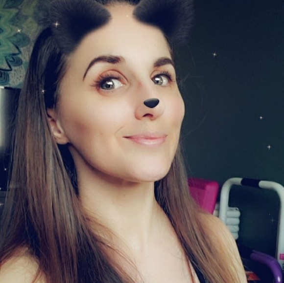 Meet your Posher, Nina - Picture 1 of 1